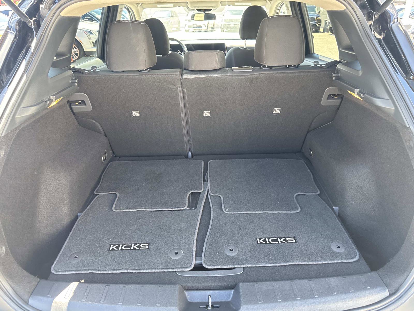 Used 2025 Nissan Kicks SV FWD image 5