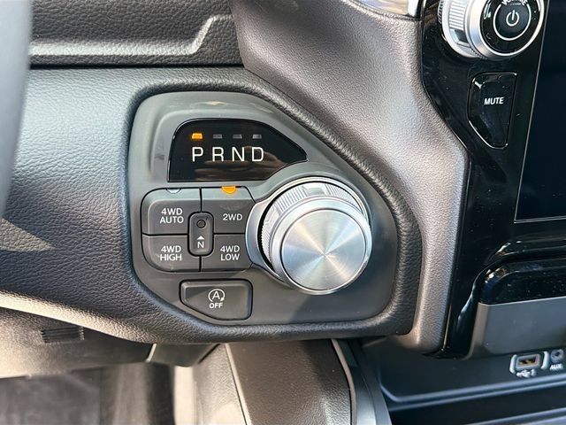 New 2026 RAM 1500 Laramie AWD/4WD image 16