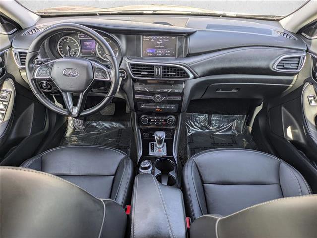 Used 2017 INFINITI QX30 Premium w/ Navigation Package image 18