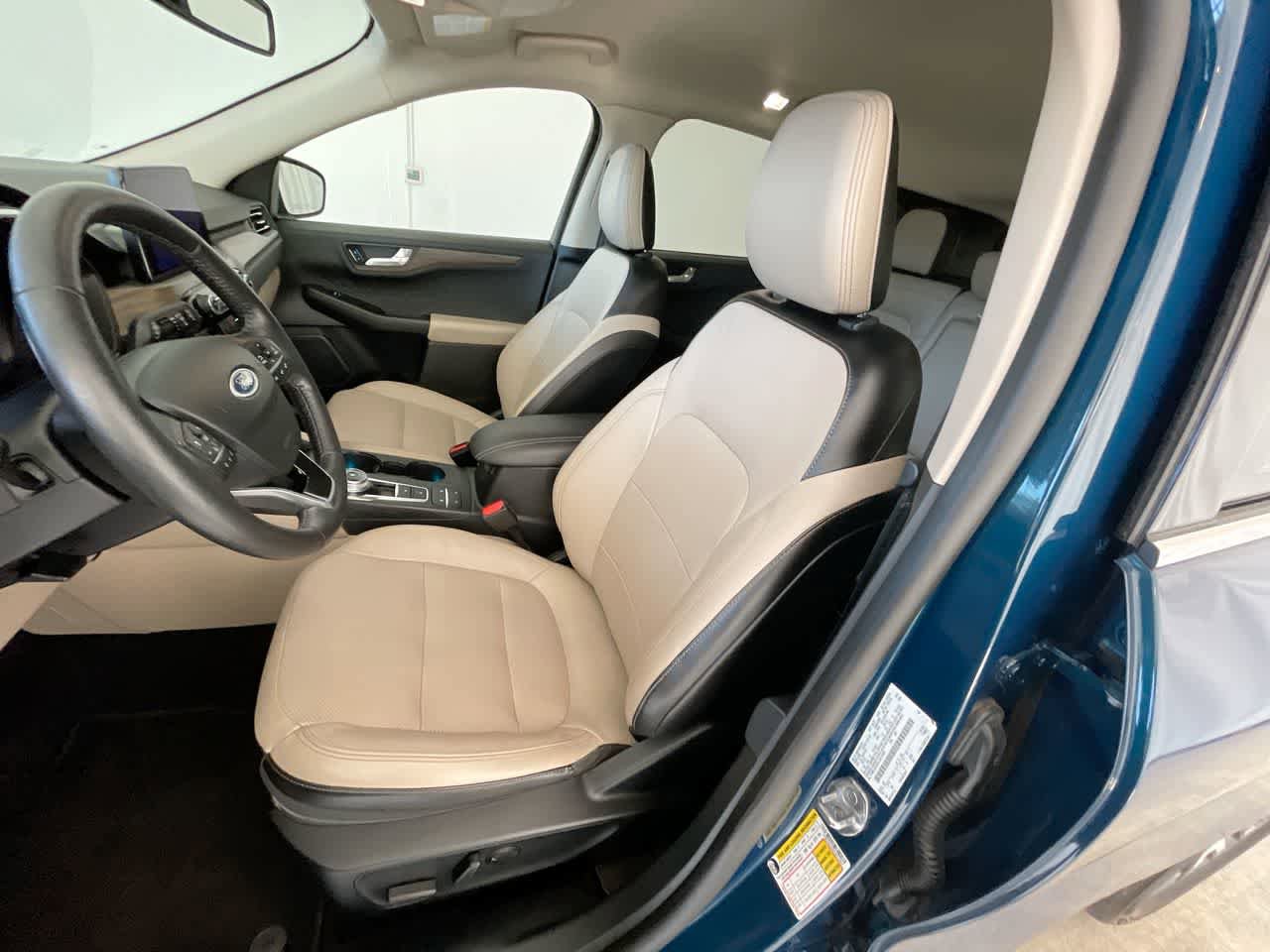 Used 2020 Ford Escape Titanium AWD/4WD image 11