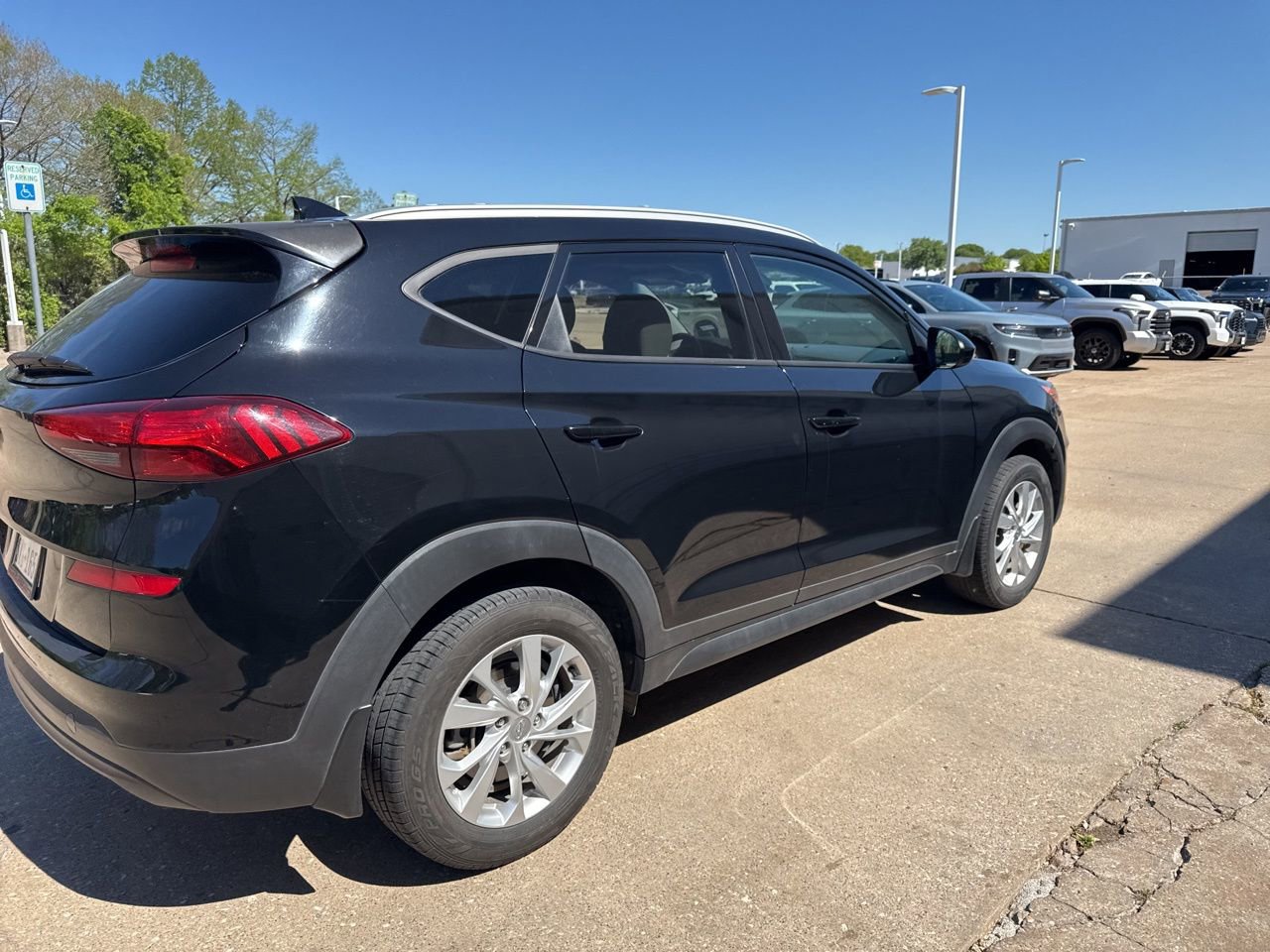 Used 2021 Hyundai Tucson Value w/ Cargo Package FWD image 3