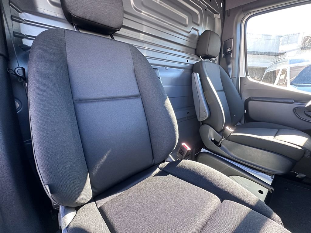 New 2026 Mercedes-Benz Sprinter 2500 image 28
