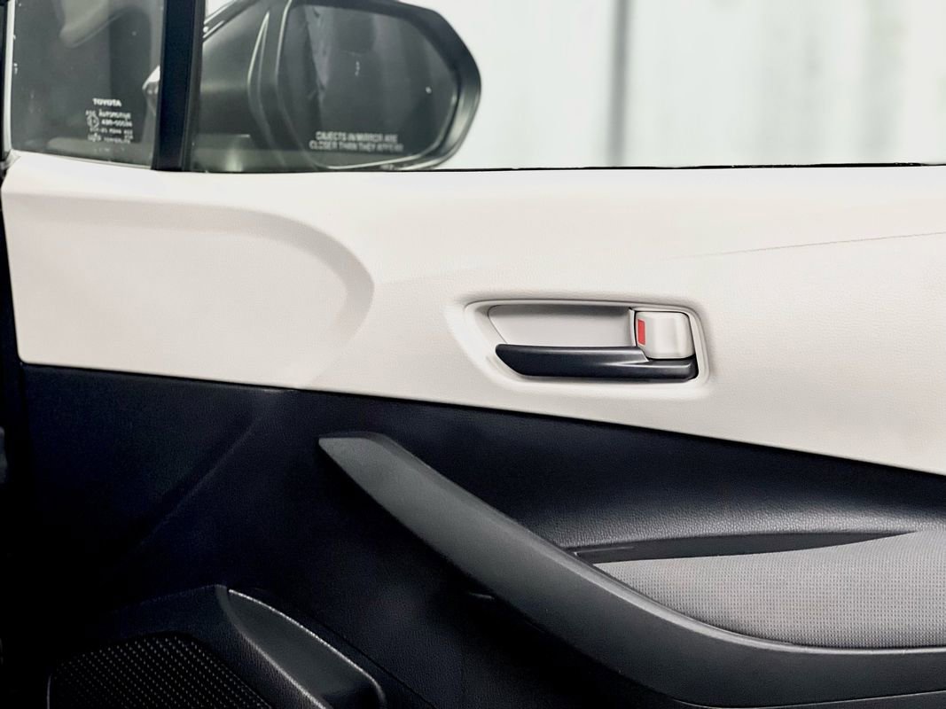 Used 2022 Toyota Corolla LE image 35