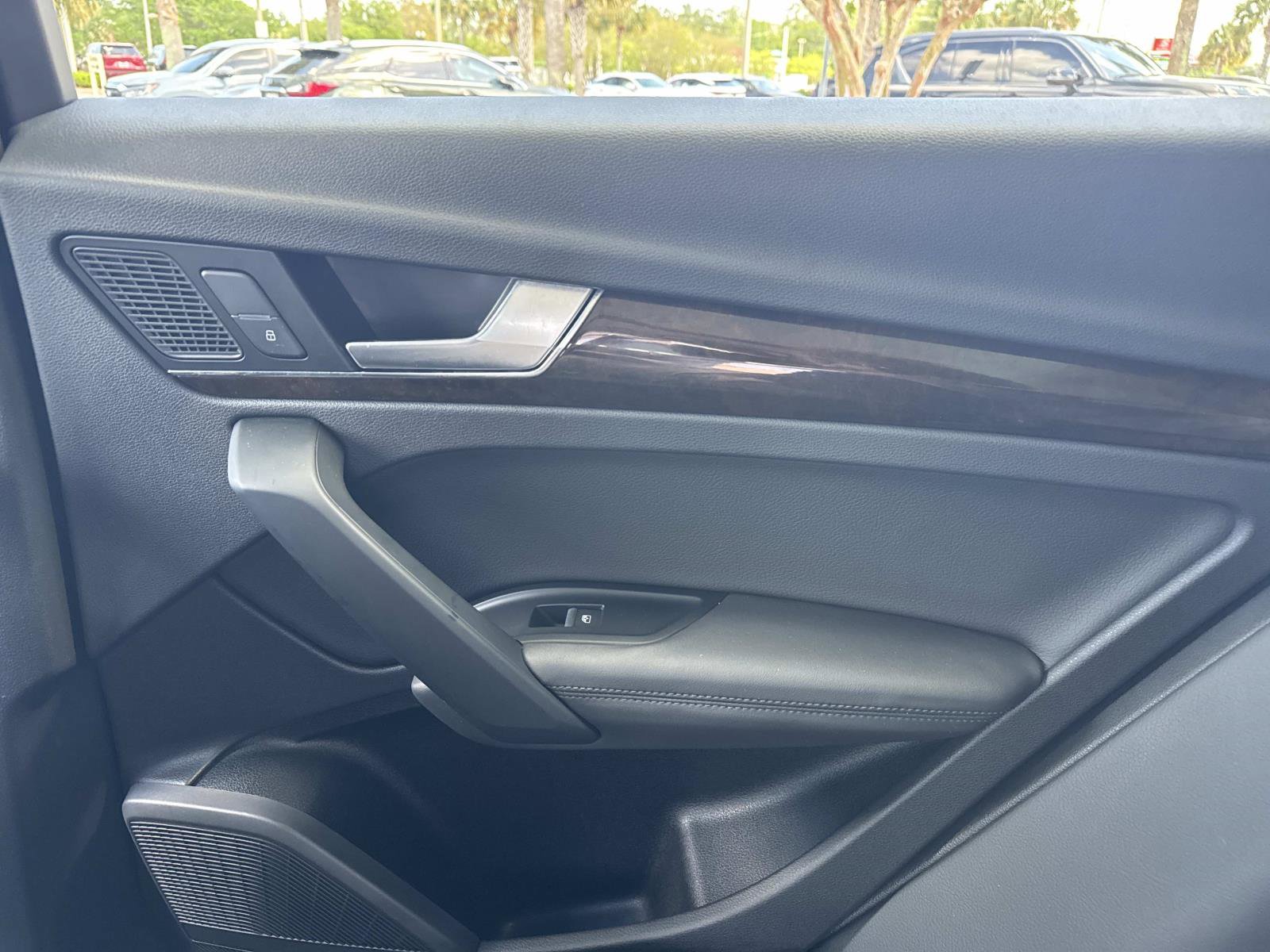 Used 2019 Audi Q5 2.0T Premium Plus w/ Premium Plus Package image 15