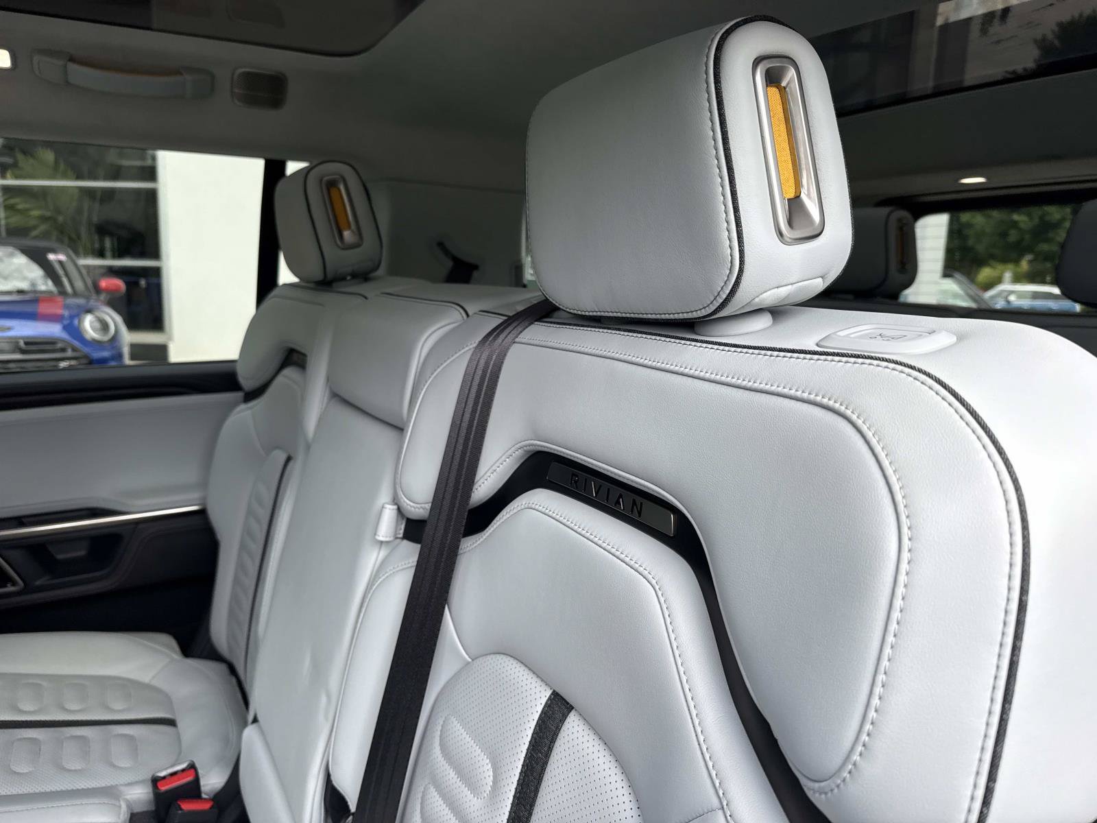 Used 2023 Rivian R1S Adventure AWD/4WD image 15