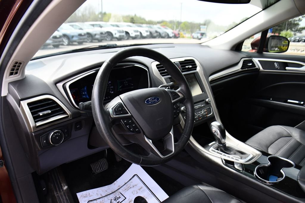 Used 2016 Ford Fusion SE w/ Equipment Group 202A FWD image 11