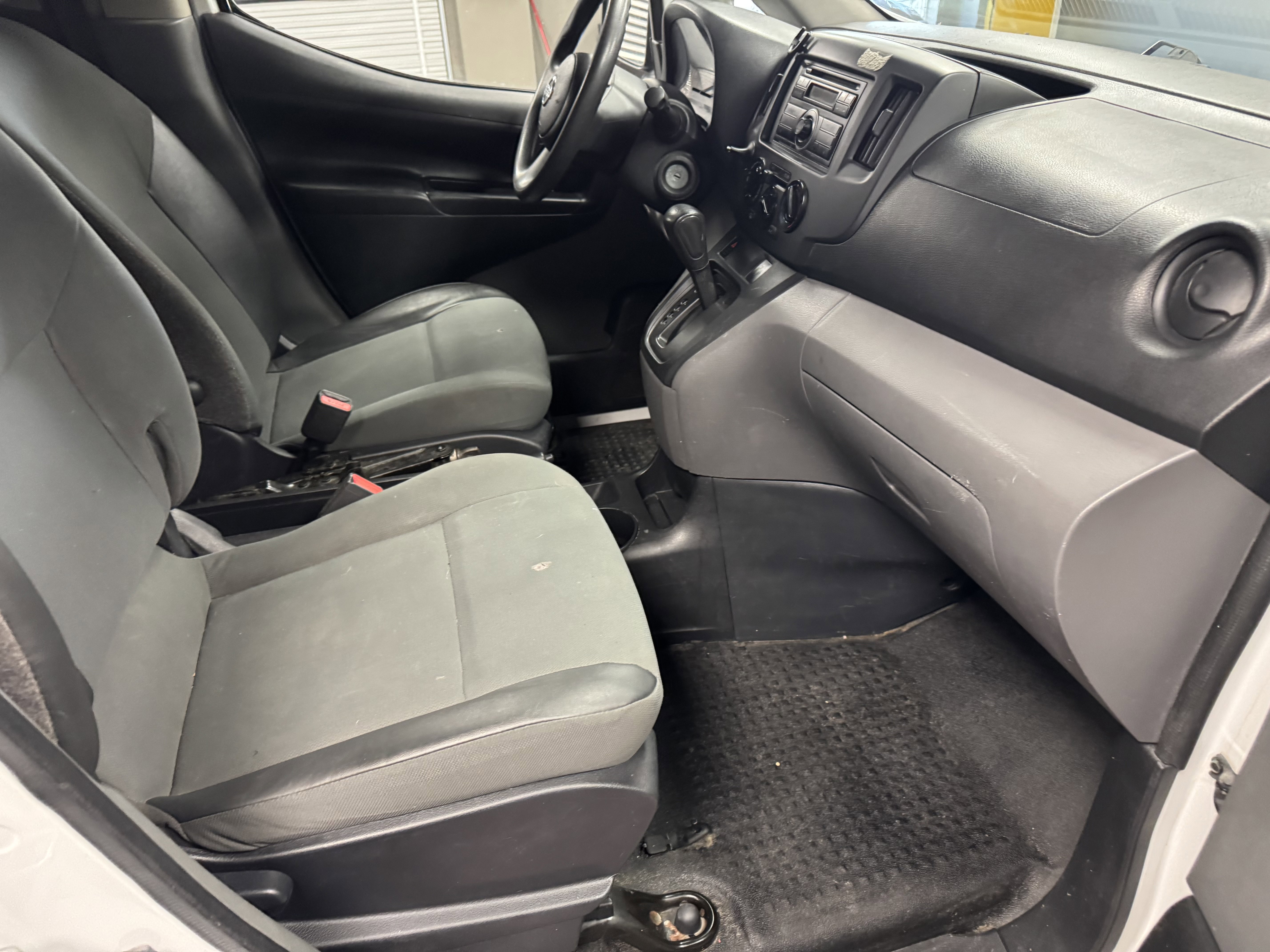 Used 2015 Nissan NV200 S w/ Back Door Glass Package image 15