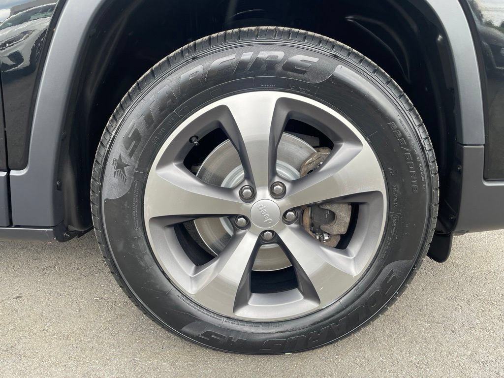 Used 2021 Jeep Cherokee Limited AWD/4WD image 12