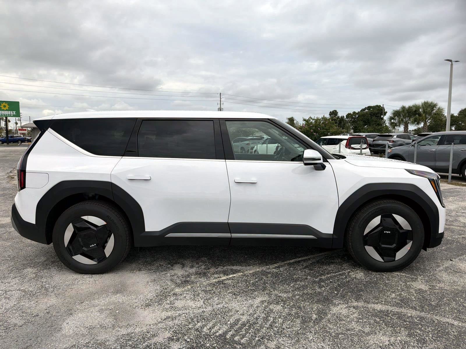 New 2026 Kia EV9 Light RWD image 4