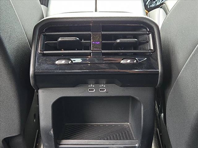 Used 2025 BMW 530i w/ Premium Package RWD image 18