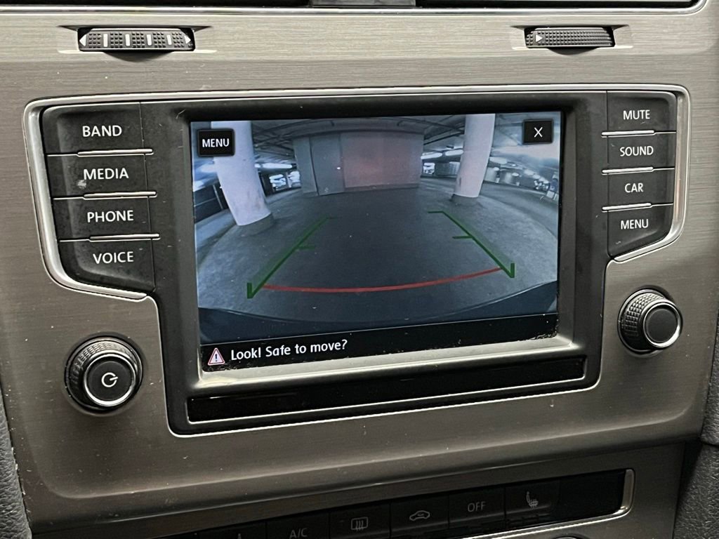 Used 2017 Volkswagen Golf S image 24