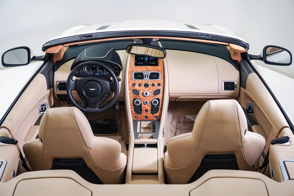 Used 2016 Aston Martin DB9 GT RWD image 22