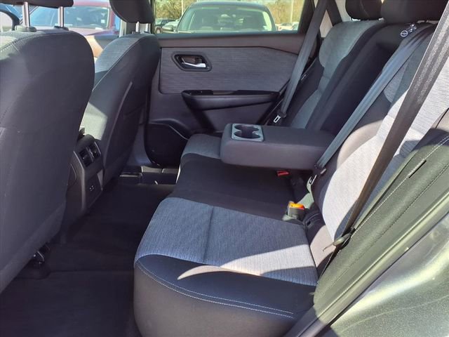 Used 2023 Nissan Rogue SV image 18