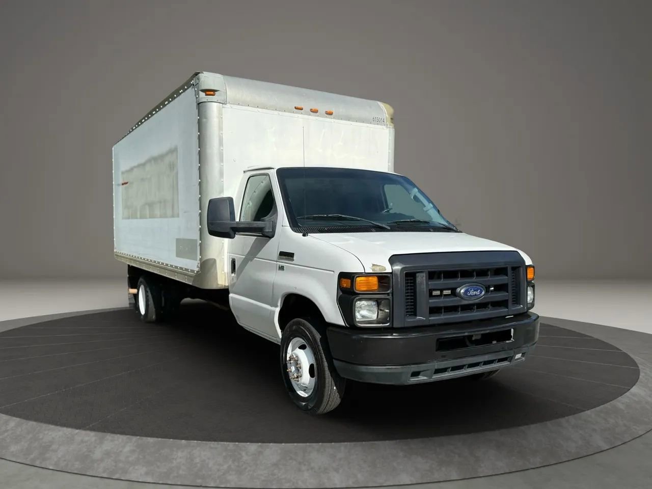 Used 2016 Ford E-350 and Econoline 350 Super Duty image 3