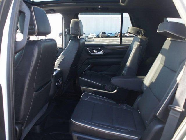 Used 2021 Chevrolet Tahoe Premier w/ Premium Package image 15