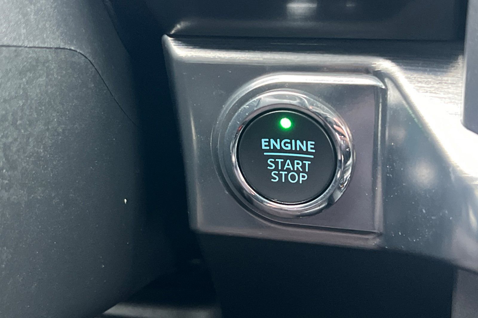 Used 2023 Ford F150 Lariat w/ Trailer Tow Package image 19