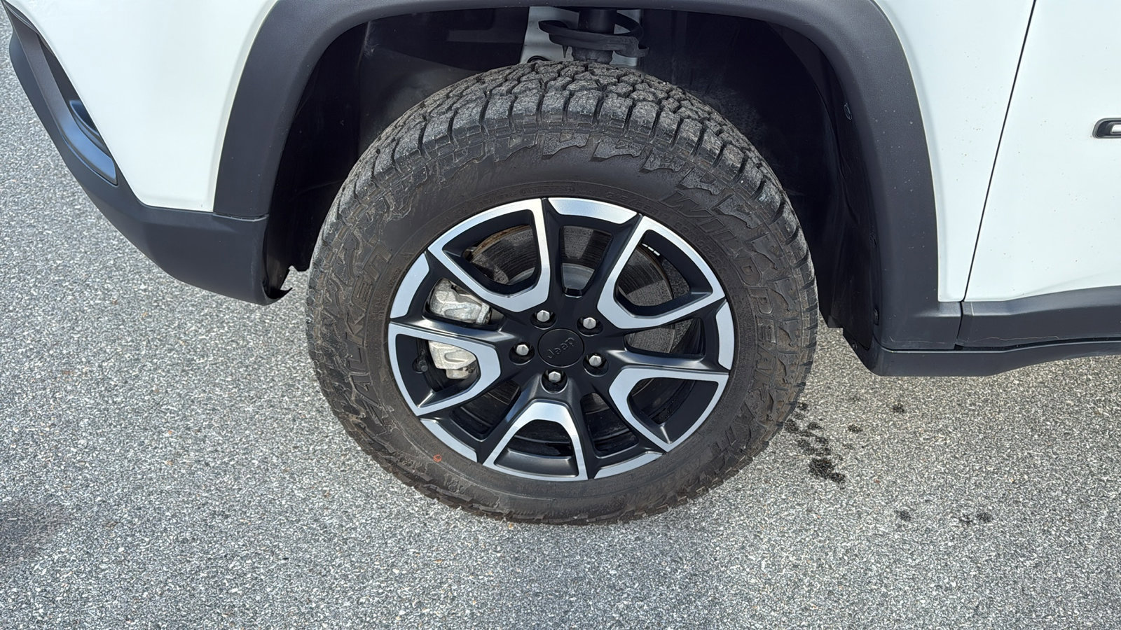 Certified 2024 Jeep Compass Trailhawk image 11