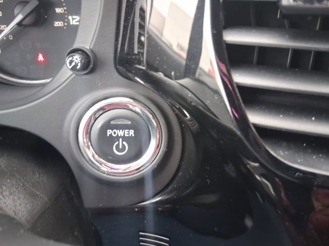 Used 2018 Mitsubishi Outlander SEL image 25