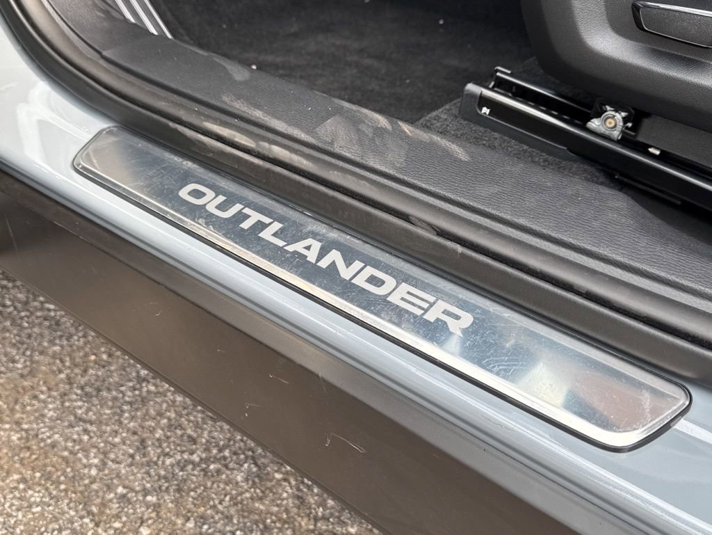 New 2026 Mitsubishi Outlander SEL FWD image 28