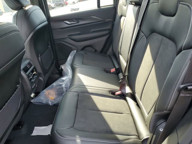 New 2025 Jeep Grand Cherokee Altitude image 16