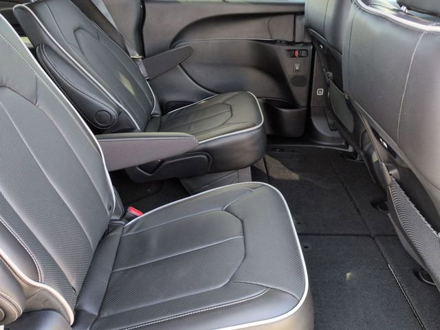 New 2026 Chrysler Pacifica Limited w/ S Appearance Package AWD/4WD image 31