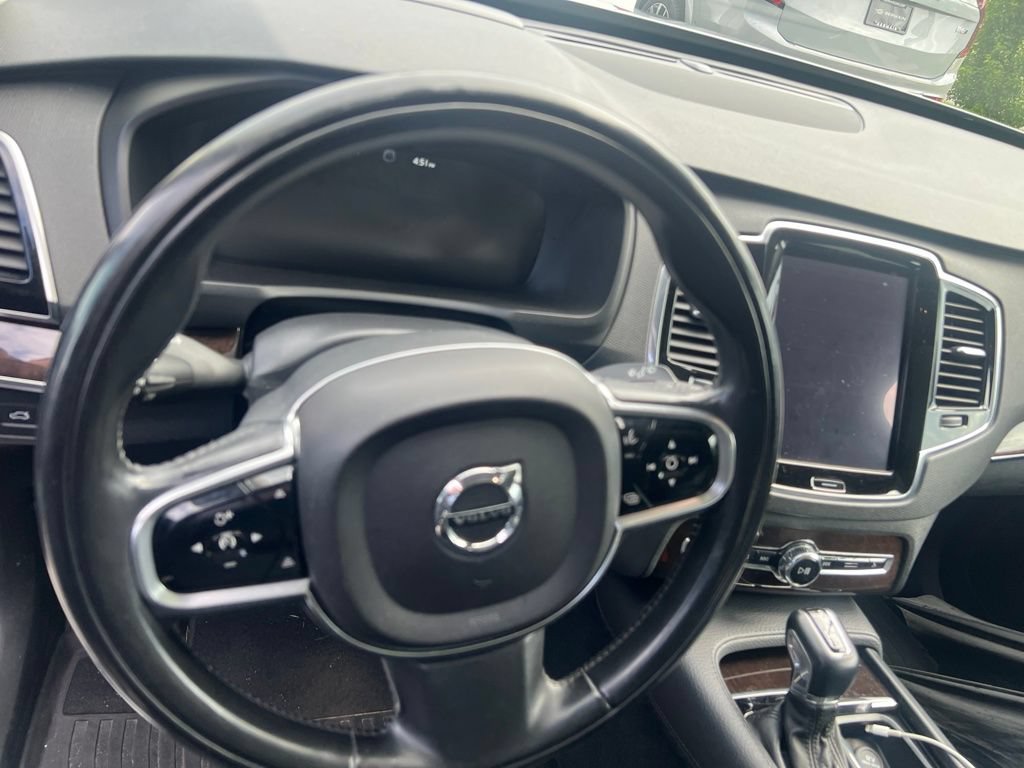Used 2017 Volvo XC90 T6 Momentum w/ Vision Package AWD/4WD image 10