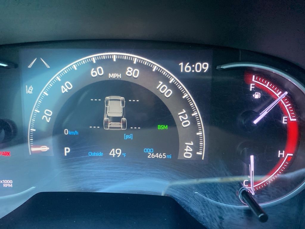 Used 2023 Toyota RAV4 XLE Premium image 20