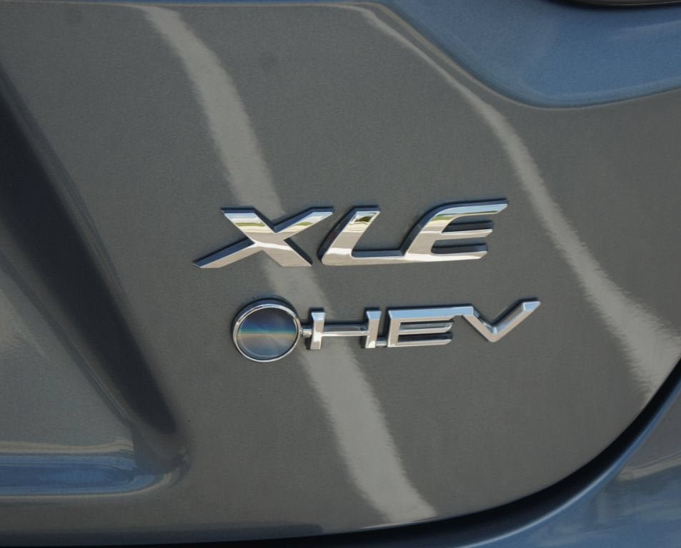 Used 2025 Toyota Corolla XLE FWD image 19