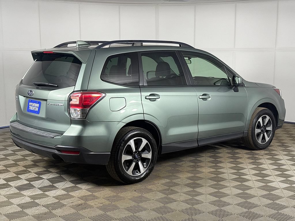 Used 2018 Subaru Forester 2.5i Premium w/ All-Weather Package AWD/4WD image 8
