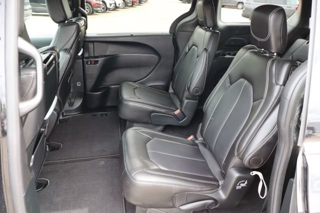 Used 2026 Chrysler Pacifica Select AWD/4WD image 44