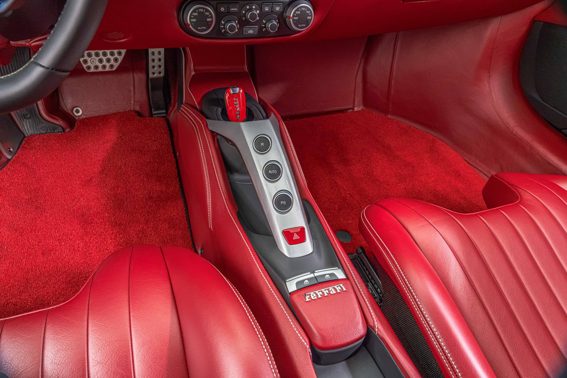 Certified 2018 Ferrari 488 GTB RWD image 6
