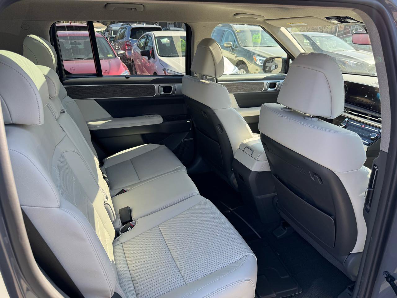 Used 2025 Hyundai Santa Fe Limited FWD image 16