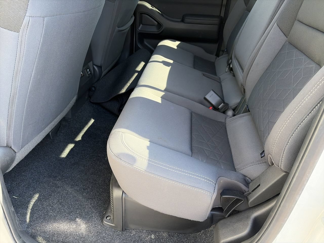 Certified 2025 Nissan Frontier SV w/ SV Convenience Package RWD image 31