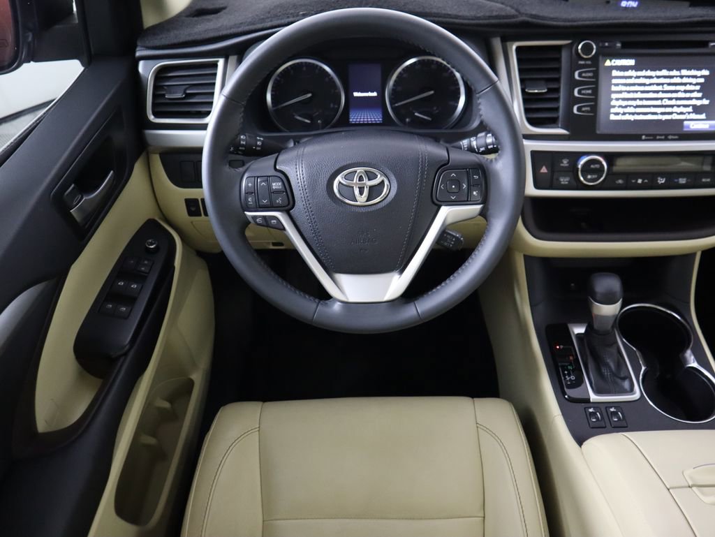 Used 2016 Toyota Highlander XLE image 9