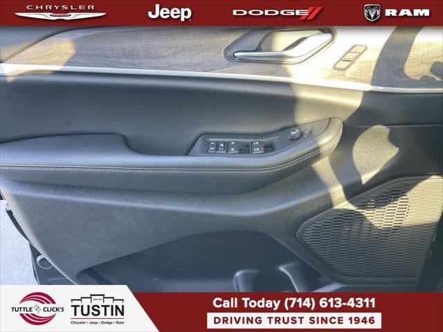 New 2027 Jeep Grand Cherokee Limited w/ Limited Altitude Package RWD image 60
