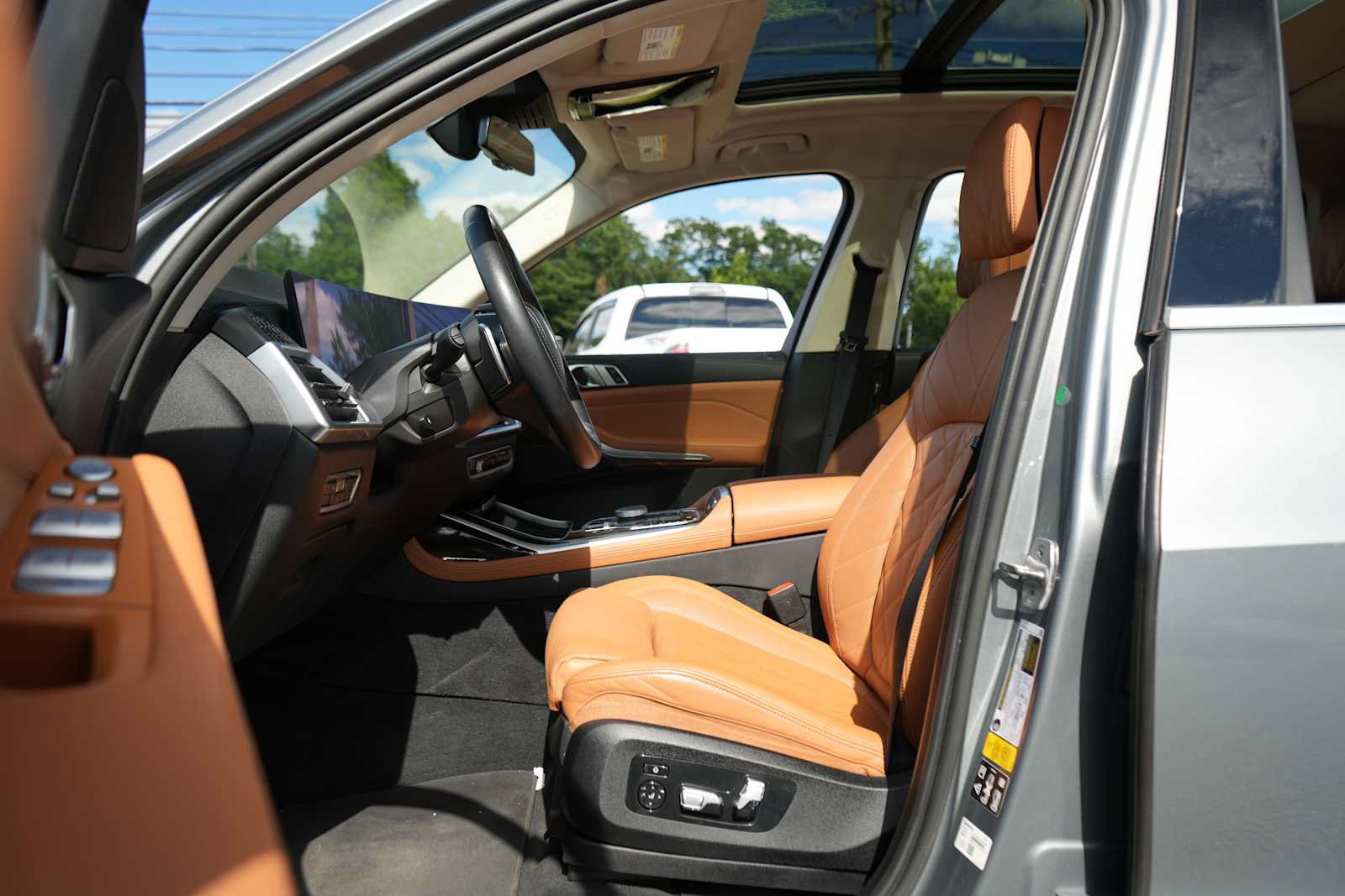 Used 2023 BMW X7 xDrive40i AWD/4WD image 12