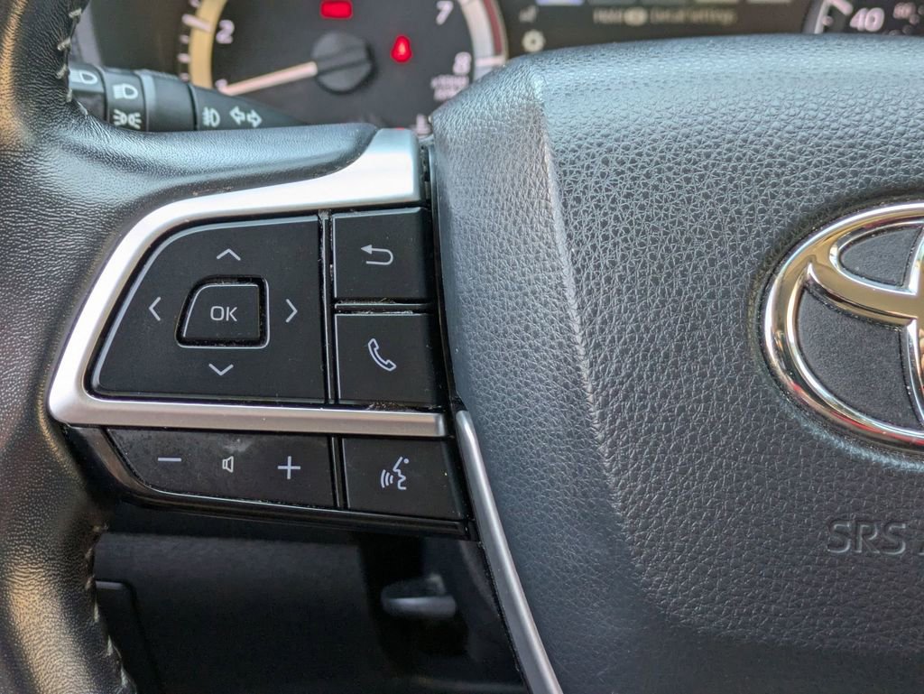Used 2024 Toyota Highlander LE image 20