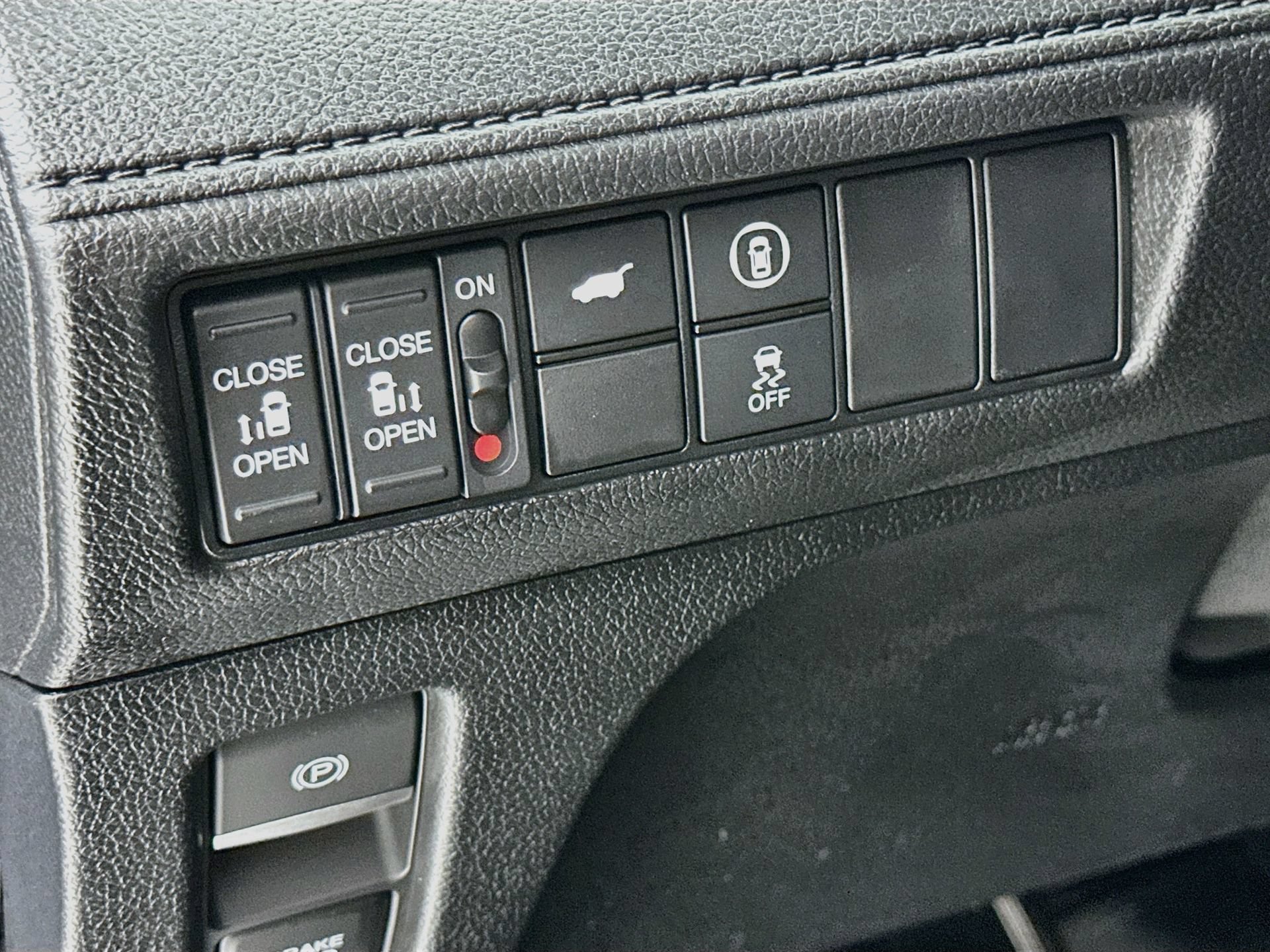 Used 2024 Honda Odyssey Sport image 11