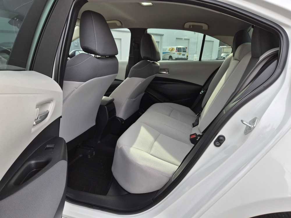 Used 2021 Toyota Corolla LE w/ Carpet Mat Package (TMS) image 12