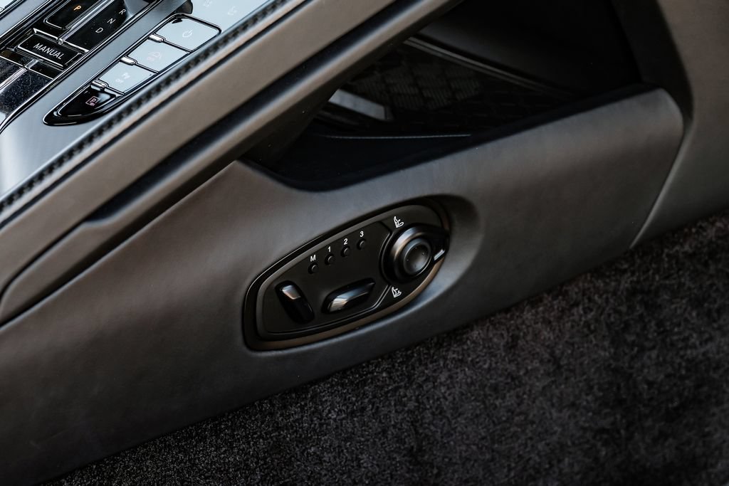 Used 2024 Aston Martin DB12 Coupe RWD image 21