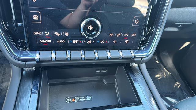 New 2026 GMC Yukon XL AT4 w/ AT4 Premium Package AWD/4WD image 14