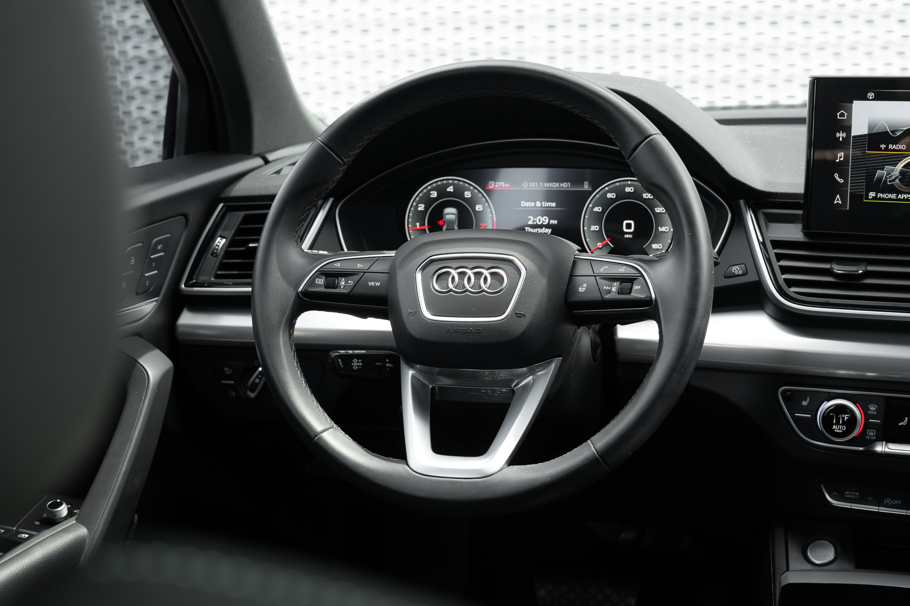Certified 2025 Audi Q5 2.0T Premium w/ Convenience Plus Package AWD/4WD image 9