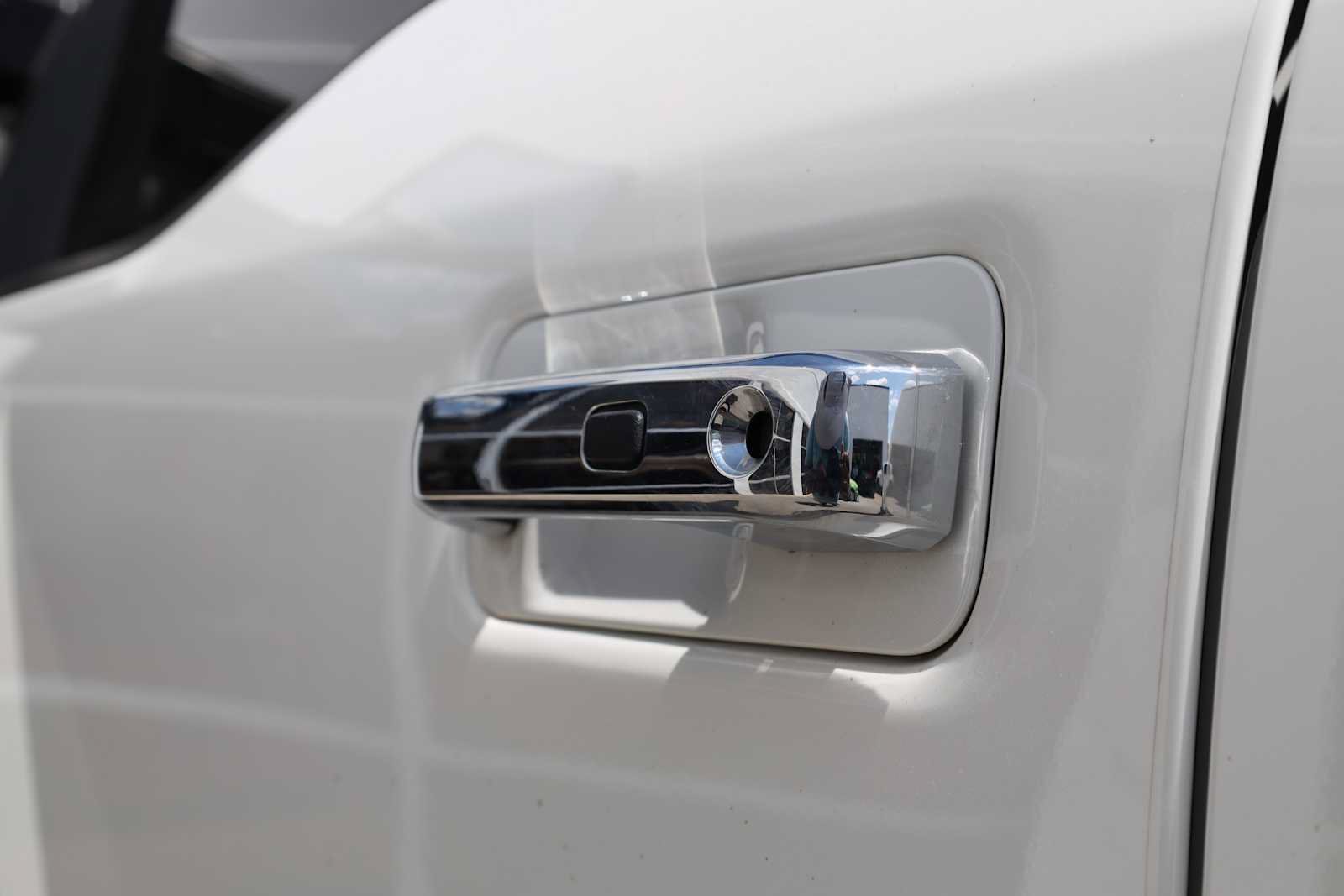 Used 2022 Ford F250 Lariat w/ Lariat Ultimate Package AWD/4WD image 46