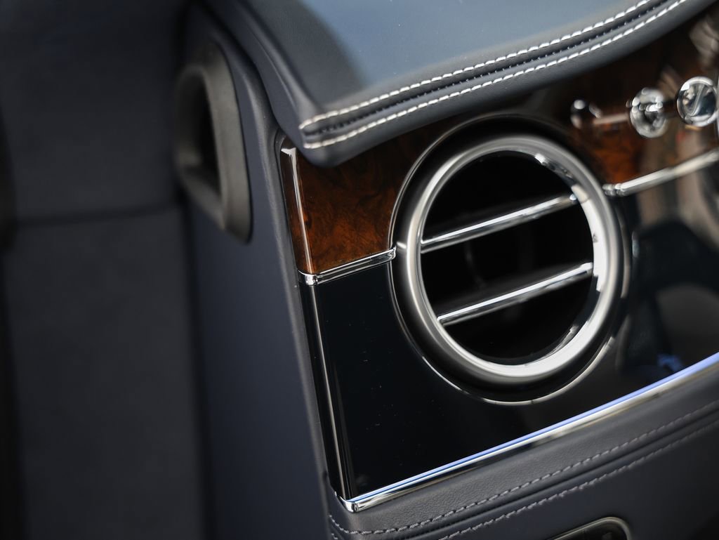 Used 2024 Bentley Continental GT image 43