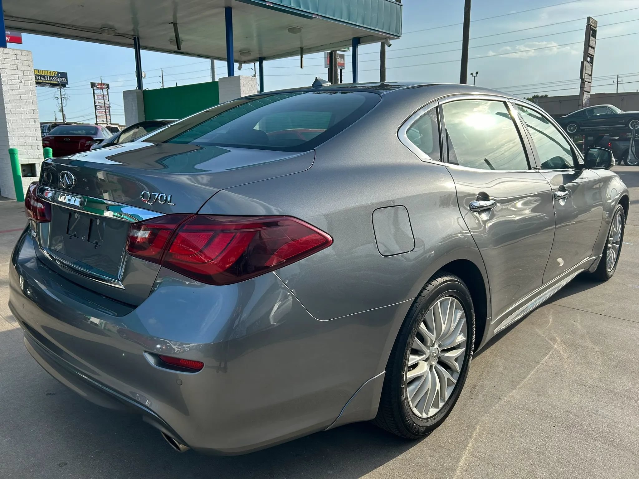 Used 2019 INFINITI Q70 L 3.7 AWD/4WD image 5