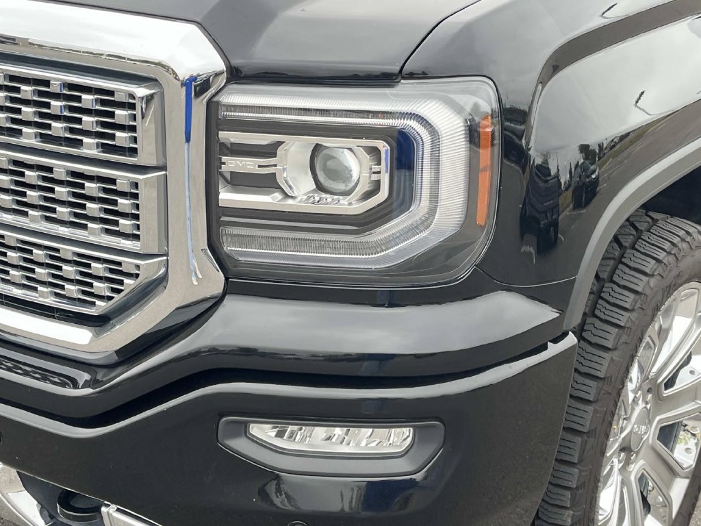 Used 2018 GMC Sierra 1500 Denali AWD/4WD image 9