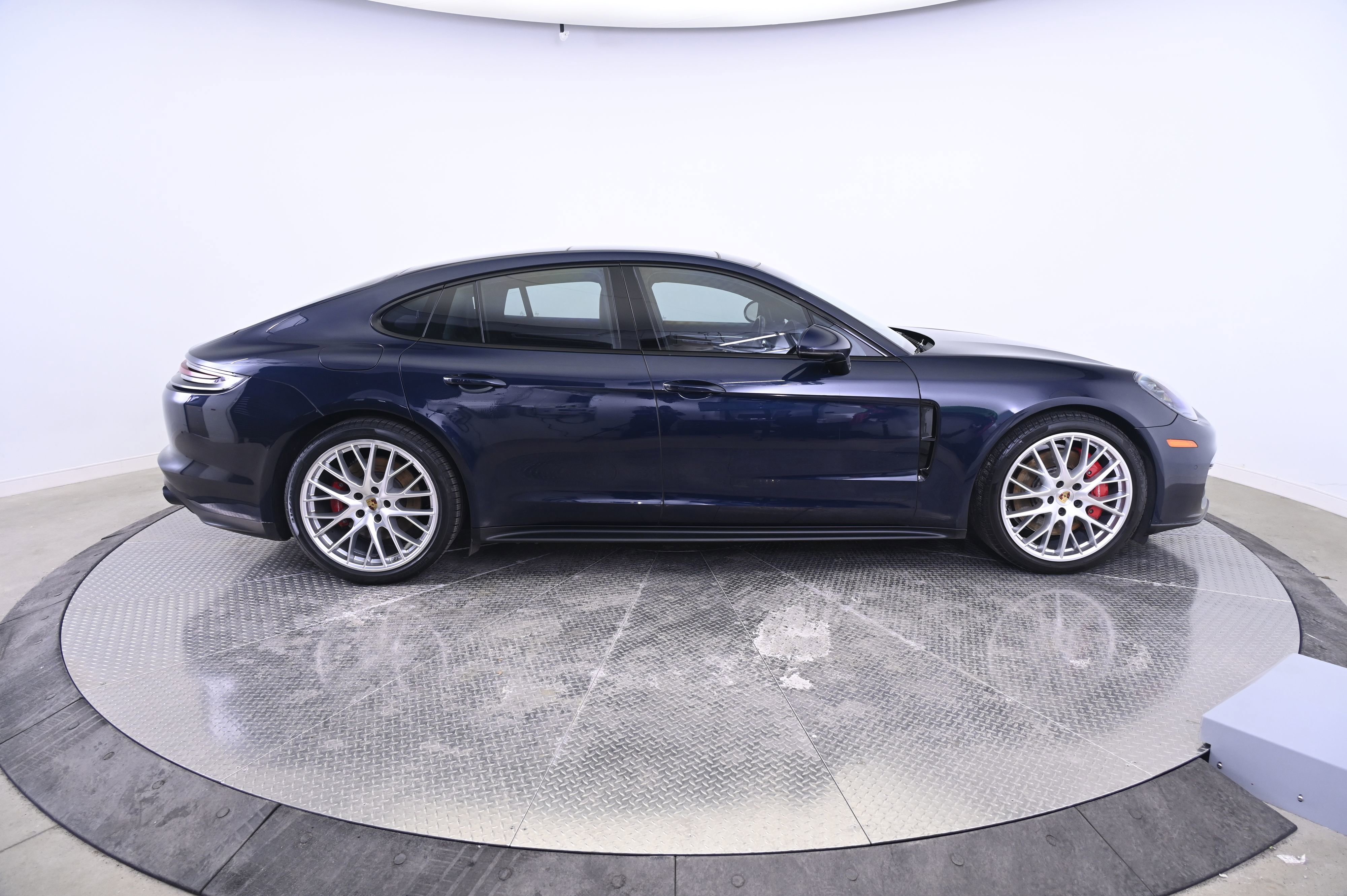 Certified 2020 Porsche Panamera GTS image 8