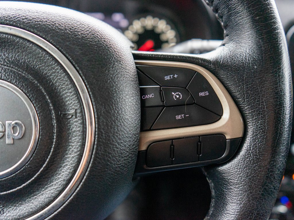 Used 2017 Jeep Renegade Latitude image 18