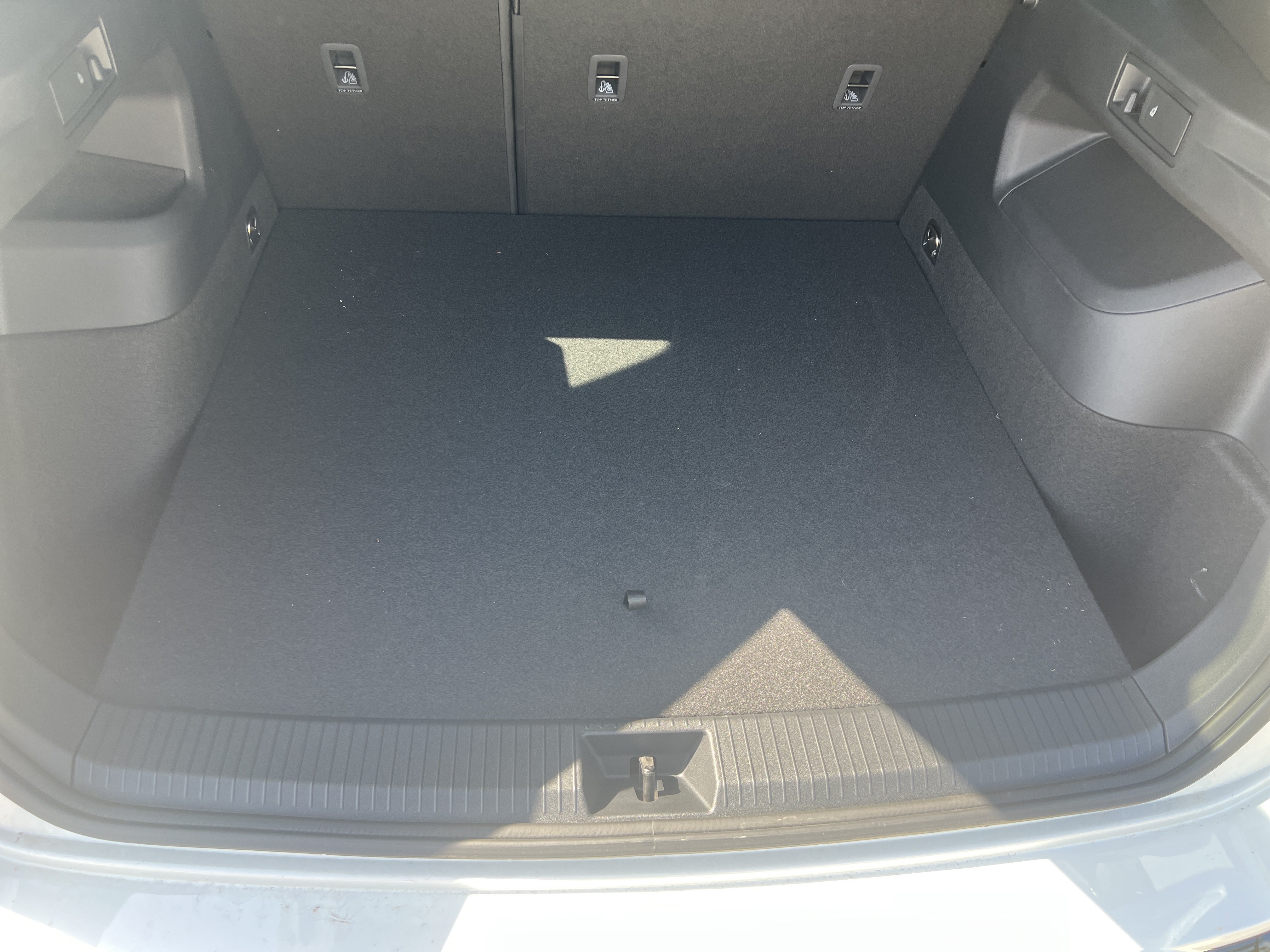 Certified 2026 Volkswagen Tiguan SE R-Line FWD image 28