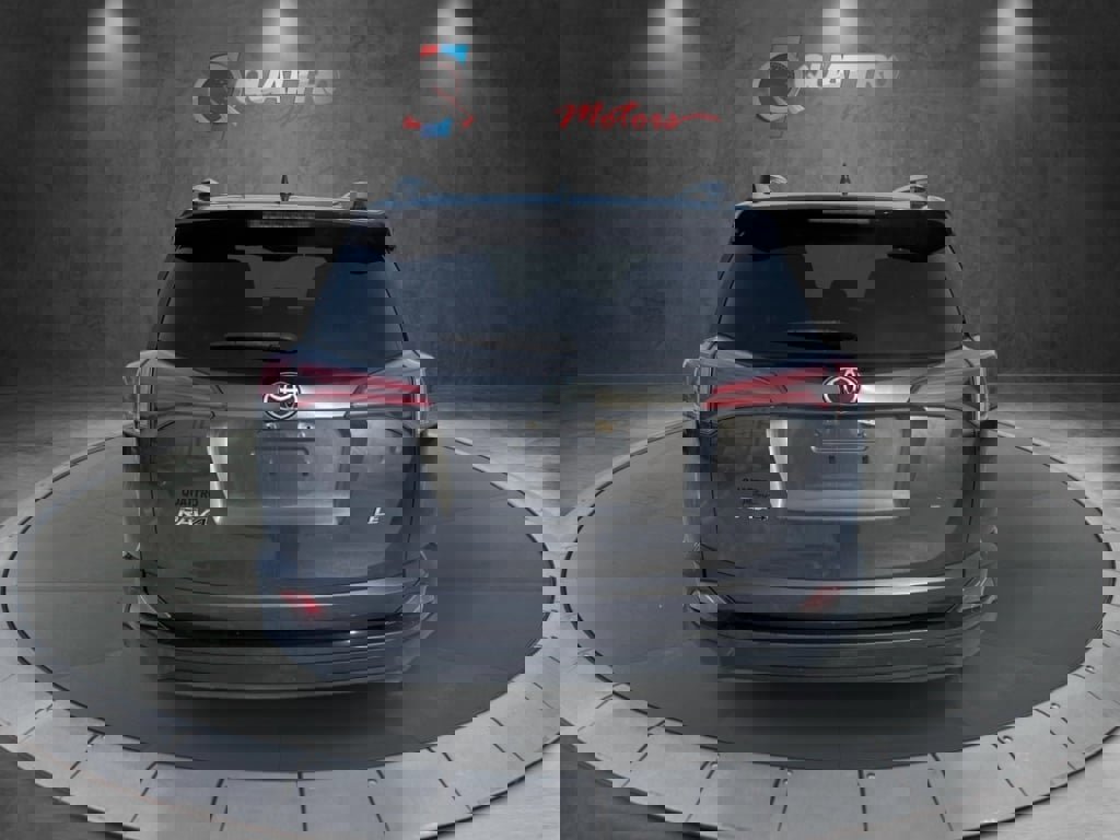 Used 2016 Toyota RAV4 LE image 4